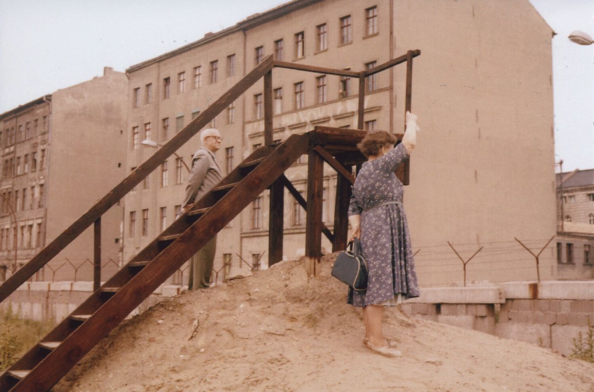 die_generation_mauerbau_mauer